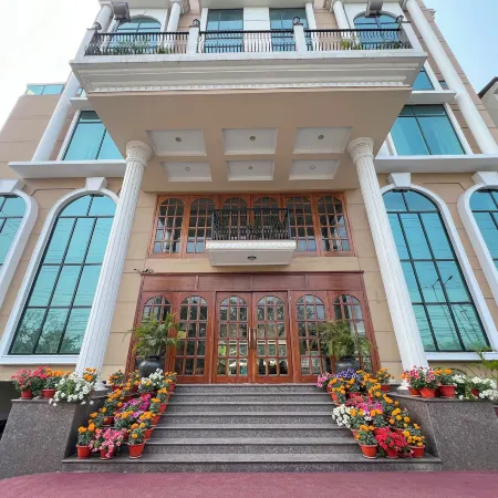 Royale de Casa Отели рядом с достопримечательностью «Региональный научный центр»