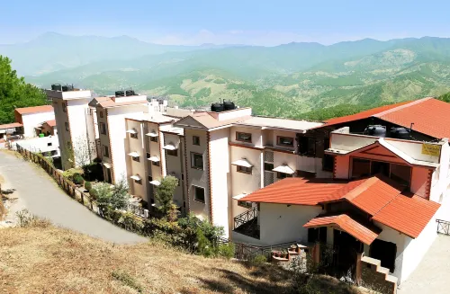 Woodsvilla Residency Ranikhet Hotels in Majkhali