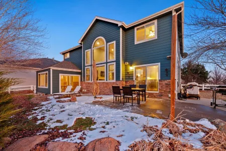 Spacious Home W/ Fun Amenities | Lake & Mtn Views Отели в г. Лаример Каунти