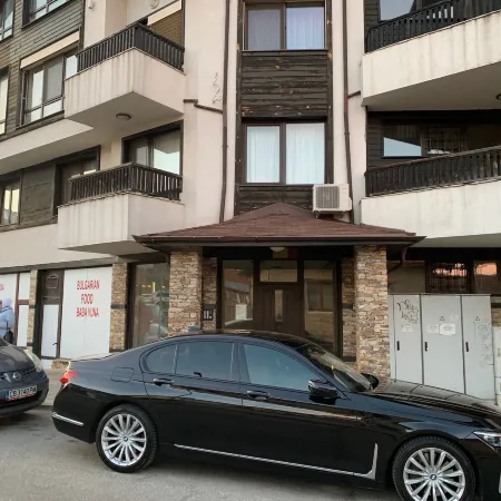 Central Art Apartment in Bansko with Mountain View