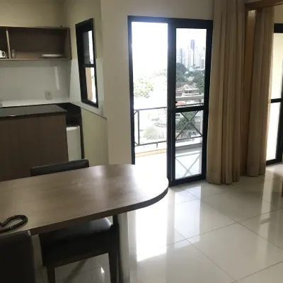 Crystal Place Hotels near مركز فلامبويانت للتسوق