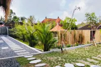 Queenara Local House Hotels near Pengempu Waterfall
