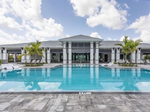 Landing Fort Myers - Eastwood Village