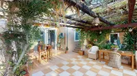 Vrachokipos Hotels near Salamis Island