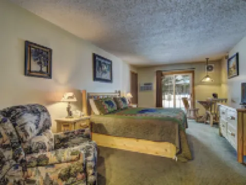 Eagle River Inn and Resort Hotels in Lincoln