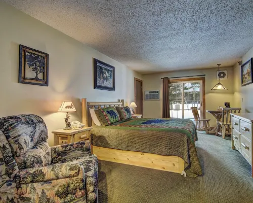 Eagle River Inn and Resort Hotels in Lincoln
