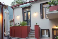 Vol.3 Hotels in Kerameikos