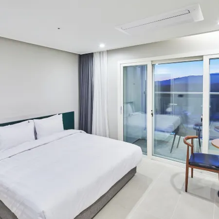 LE BLEU NAKSAN HOTEL