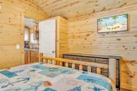 Aqua Lodges at 47th Street Hotels in Marathon