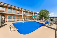 Quality Inn Downtown - Pools