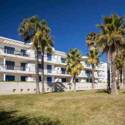 B06 - Top-Floor Marina 2 Bed Apartment Hotel Exterior