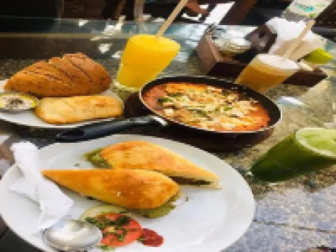 Qotel comfort Golden Saffron Hotels in North Delhi