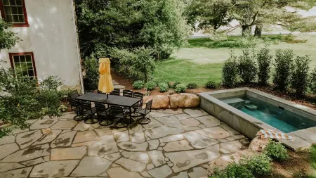 Historic Home, Heated Plunge Pool & Grand Piano