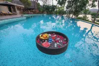 โรงแรมโตยาม โดย ออร์คิด โฮเทลส์ - สระว่ายน้ำแบบอินฟินิตี้