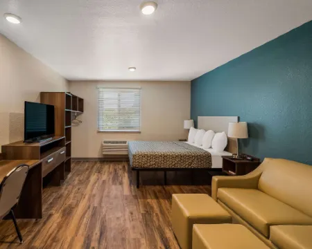 WoodSpring Suites West Palm Beach Hotels in West Palm Beach