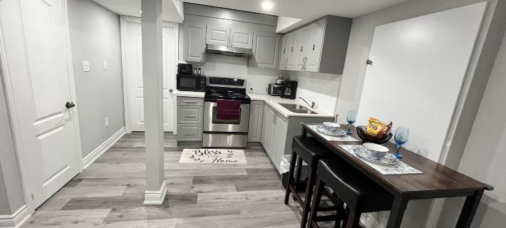 Luxury 2 Bedroom 2 Full Baths Rooms Hotels in Brampton
