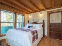 Knox Lakeside Cottage, 1 bedroom plus loft on Lake O' the Pines Hotels in Upshur County
