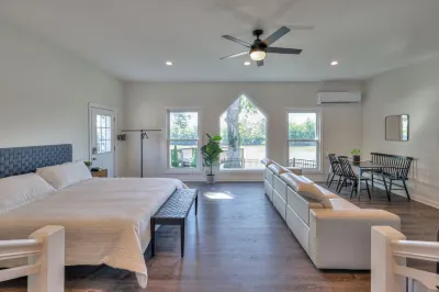 Waterfront Guest House Suite, River Views 15 minutes from Downtown! Pet Friendly Hotel in zona Chaffin's Barn Dinner Theater