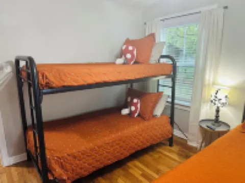 Historic 1940's Cottage Near Tim's Ford Lake & Town Square Fully Remodeled