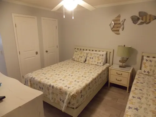 Townhouse in Beautiful Sunnyside Beach