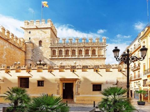 Nalu Valencia Boutique Rooms