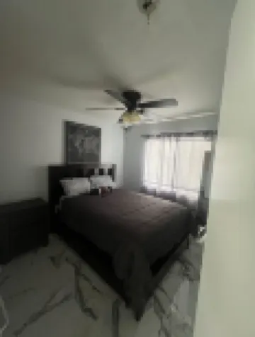 Charming 3-bedroom house in Moreno Valley with huge pool ,spa and connected lake