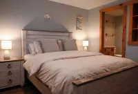 Ski-In/ Ski-Out, 2-Story Condo @ Jay Peak Resort W/ Outdoor Hot Tub Các khách sạn ở 