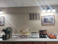 The White House Inn - breakfast