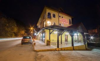 Kris Hotel