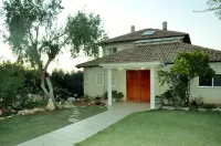 Bait Bagiva Hotels in Ezor Rishon LeTsiyon