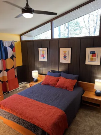 MCM Hilltop Hideaway with a River View. Near Saugatuck. Family & Pet Friendly!