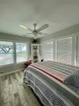 Charming 2-bedroom cottage in Sneads Ferry with WiFi and AC