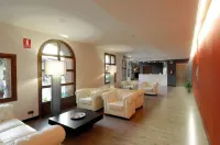Hotel Cienbalcones