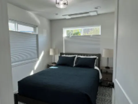 Newer Cozy Cottage w/ Saltwater Spa! Hoteles en Weed