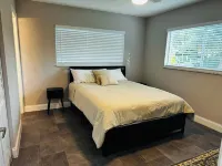 Charming 2-bedroom apartment with AC, WiFi in pleasant Delray Beach