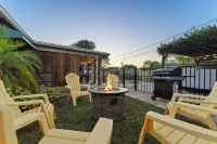 NEW Beach House! Hottub POOL FirePit GameRoom Great Location! Hotels in der Nähe von Frank Butler County Park West