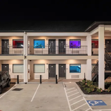 Express Inn & Suites Отели рядом с достопримечательностью «Торговый центр Plazamericas»