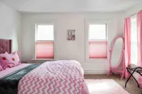 Newly Renovated! - Sunny, Plush, Comfy, w /Coffee!