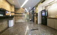 Jeonju Sinsigaji Hotel Azit