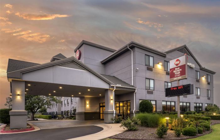 Best Western Plus Castlerock Inn  Suites