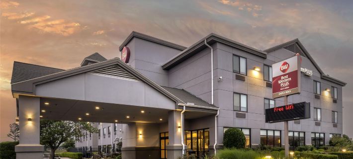 Best Western Plus Castlerock Inn  Suites Hotels in Benton County