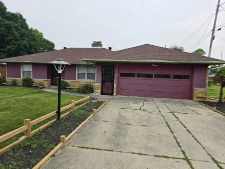 Charming Family-Friendly Retreat Отели в г. Андерсон