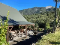 Lancewood lodge, the favourite log chalet for groups and multiple families