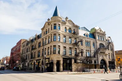 Cozy & Chic 2BR Loft on 18th St in Chicago
