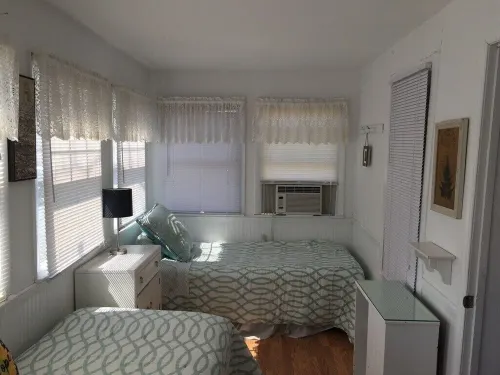 Large Beach House Steps From Town and Ocean Hotels in Ocean Beach