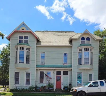 Heart of Hillsdale, Kitchen, Wifi, Desk, Apartment with 2 Beds Close to College