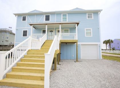 Emerald Isle Escape - New, Completely Renovated Oceanfront Duplex