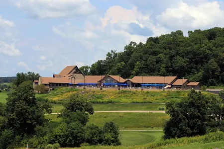 New Owners- 3 BR 3 BA Getaway - Galena Territory & Owners' Club Privileges