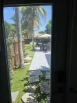 Comfy Luxury Studio Apt. Has it all ! Close to Everything .