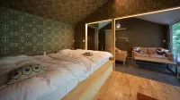 Onsen Glamping ShimaBlue Hotel di Nakanojo
